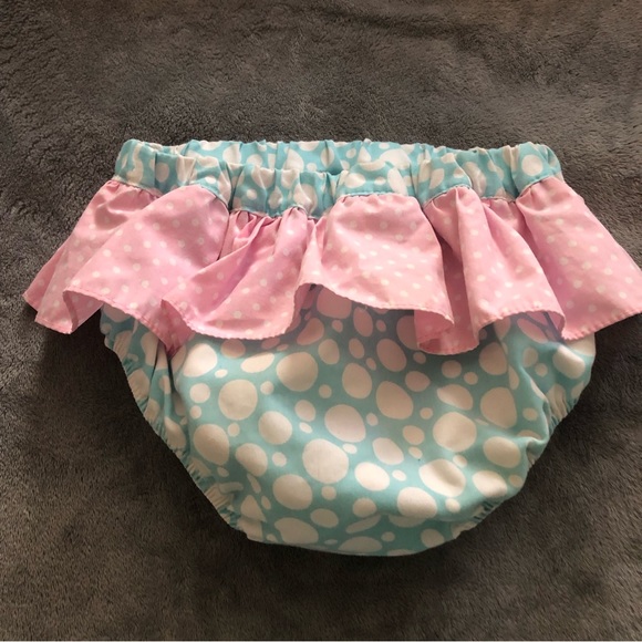 Ruffled Monogrammed “I” Swimsuit size 5 - Picture 4 of 4